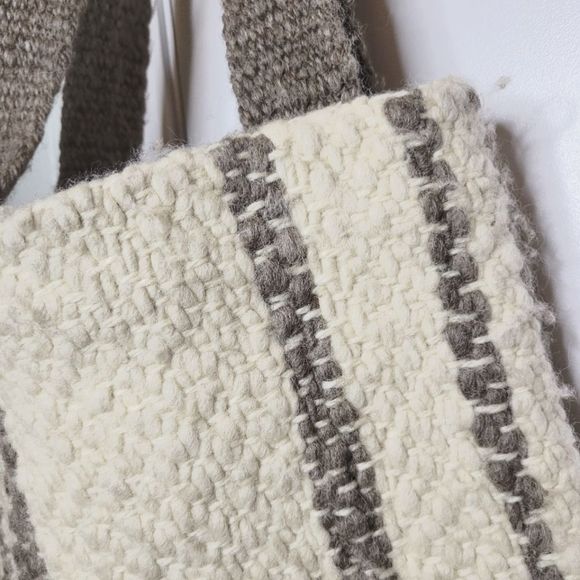 Wool Knit Tote Bag w/cargo Liner - Picture 4 of 9